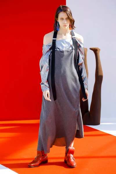 Look 13